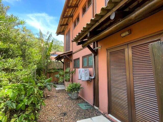 #558 - Casa para Venda em São Sebastião - SP - 2