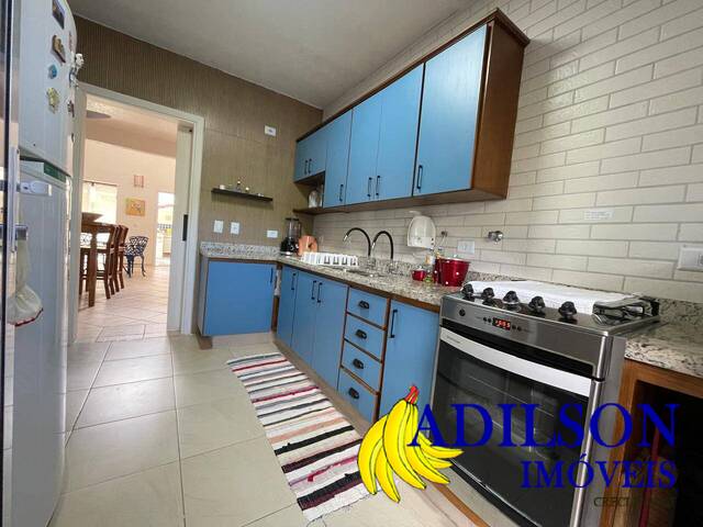 #563 - Casa para Venda em São Sebastião - SP